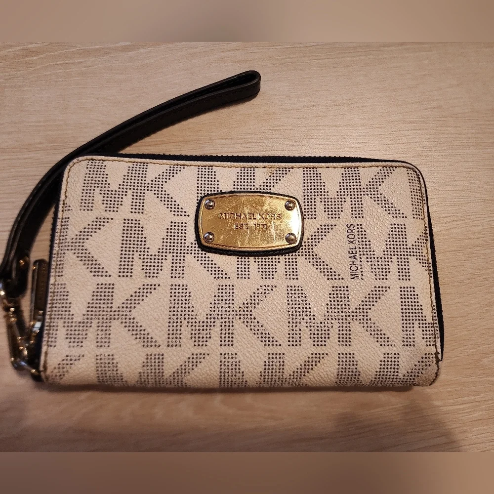 Preowned‎ Michael Kors wallet